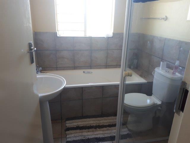 To Let 2 Bedroom Property for Rent in Vaalpark Free State